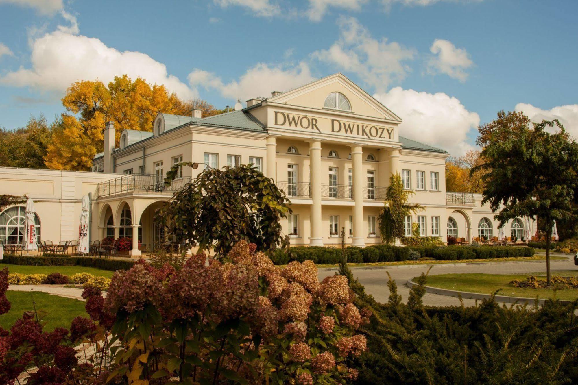 Dwor Dwikozy Hotel Exterior foto