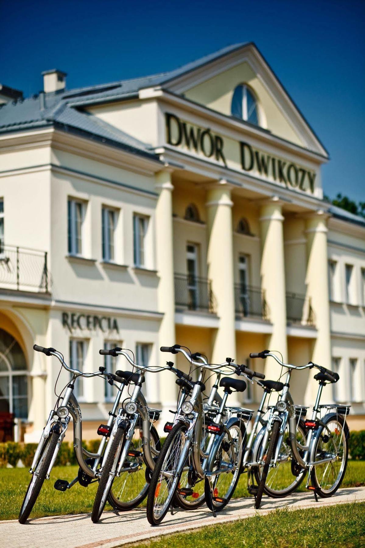 Dwor Dwikozy Hotel Exterior foto