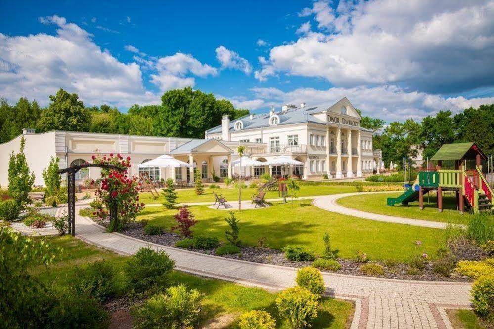 Dwor Dwikozy Hotel Exterior foto