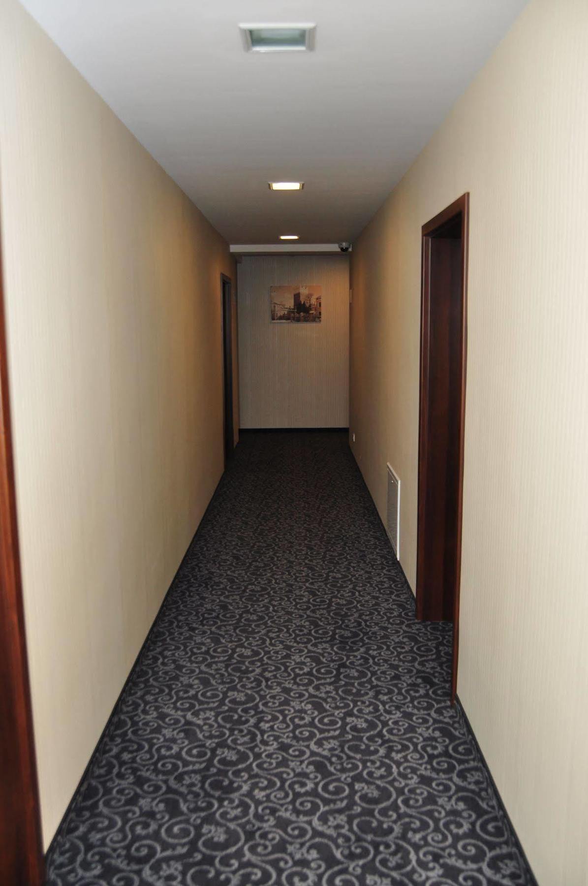 Dwor Dwikozy Hotel Exterior foto